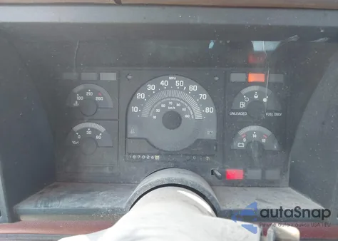 1988 Chevrolet Gmt-400 C2500 z USA, uszkodzony, nr VIN 1GCFC24H6JZ151273